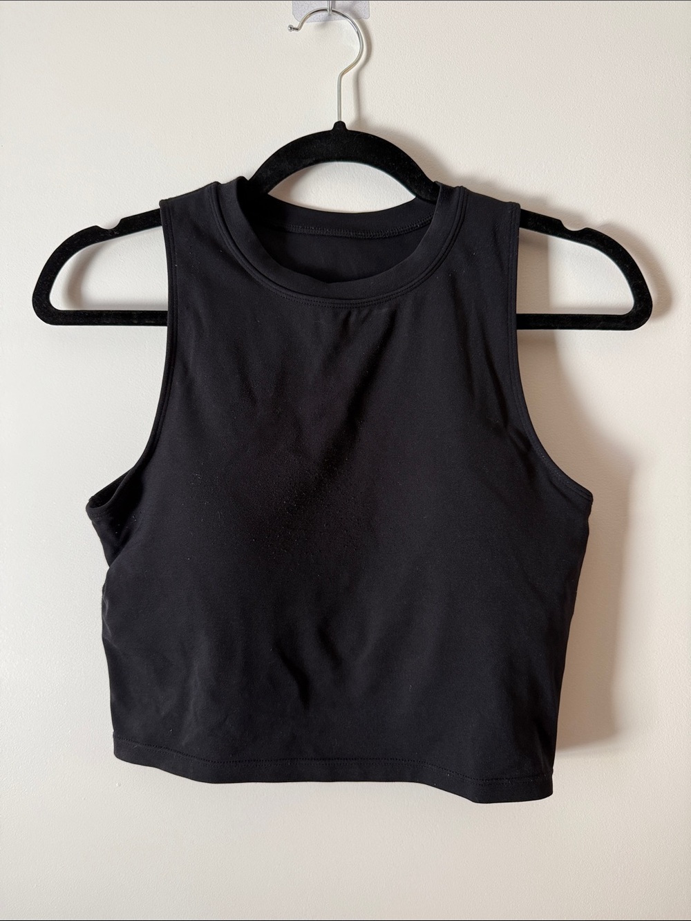 Women’s Black Cropped Sleeveless Tank Top